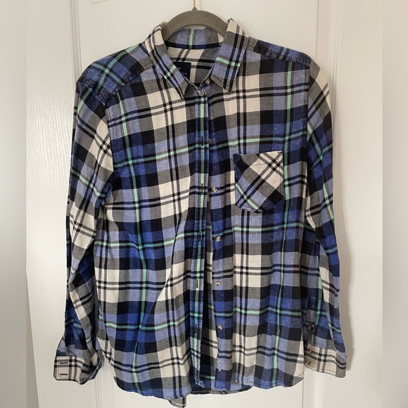 Women’s American Eagle plaid shirt - Picture 1 of 3